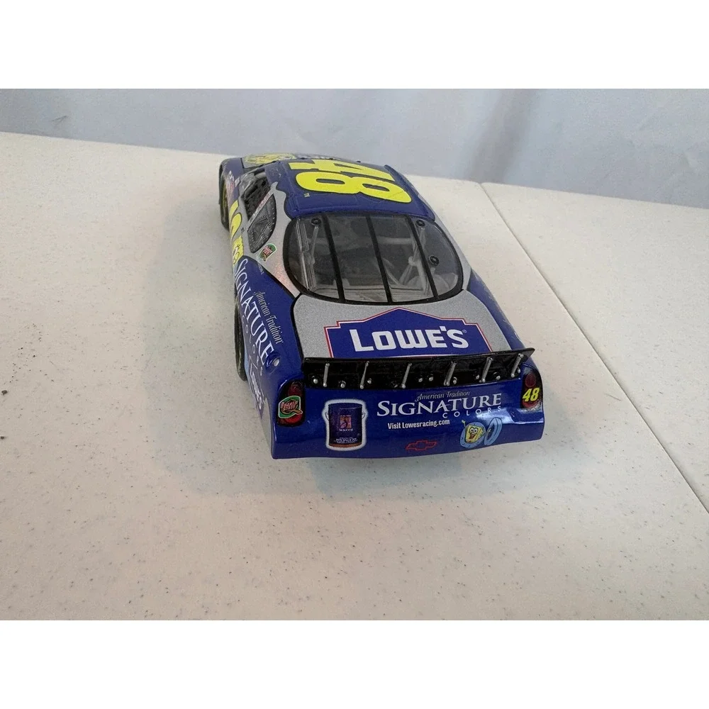 Jimmie Johnson 48 Lowe's SpongeBob 2004 Monte Carlo 1:24 Diecast Car